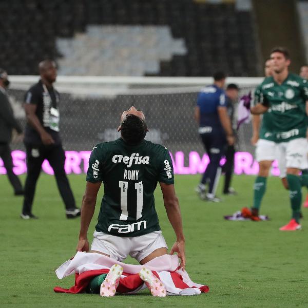 rony-comemora-titulo-do-palmeiras-na-libertadores-2020.jpg